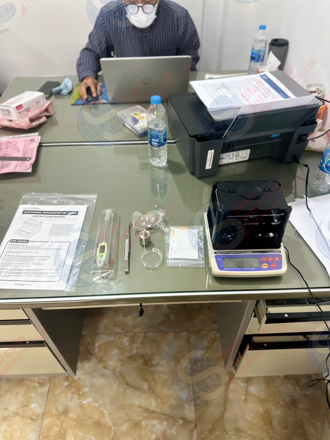 ติดตั้งเครื่องวัดความหนาแน่นหรือความถ่วงจำเพาะของวัสดุ (Electronic Densimeter) ยี่ห้อ AlfaMirage รุ่น EW-300SG (OW106)