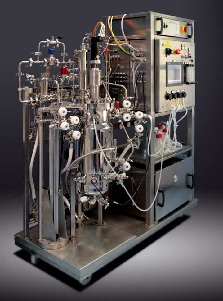เครื่องปฏิกรณ์ชีวภาพและถังหมักแบบฆ่าเชื้อ (SIP Lab 3-50L Bioreactors & Fermenters) ยี่ห้อ kbiotech (SIT406)