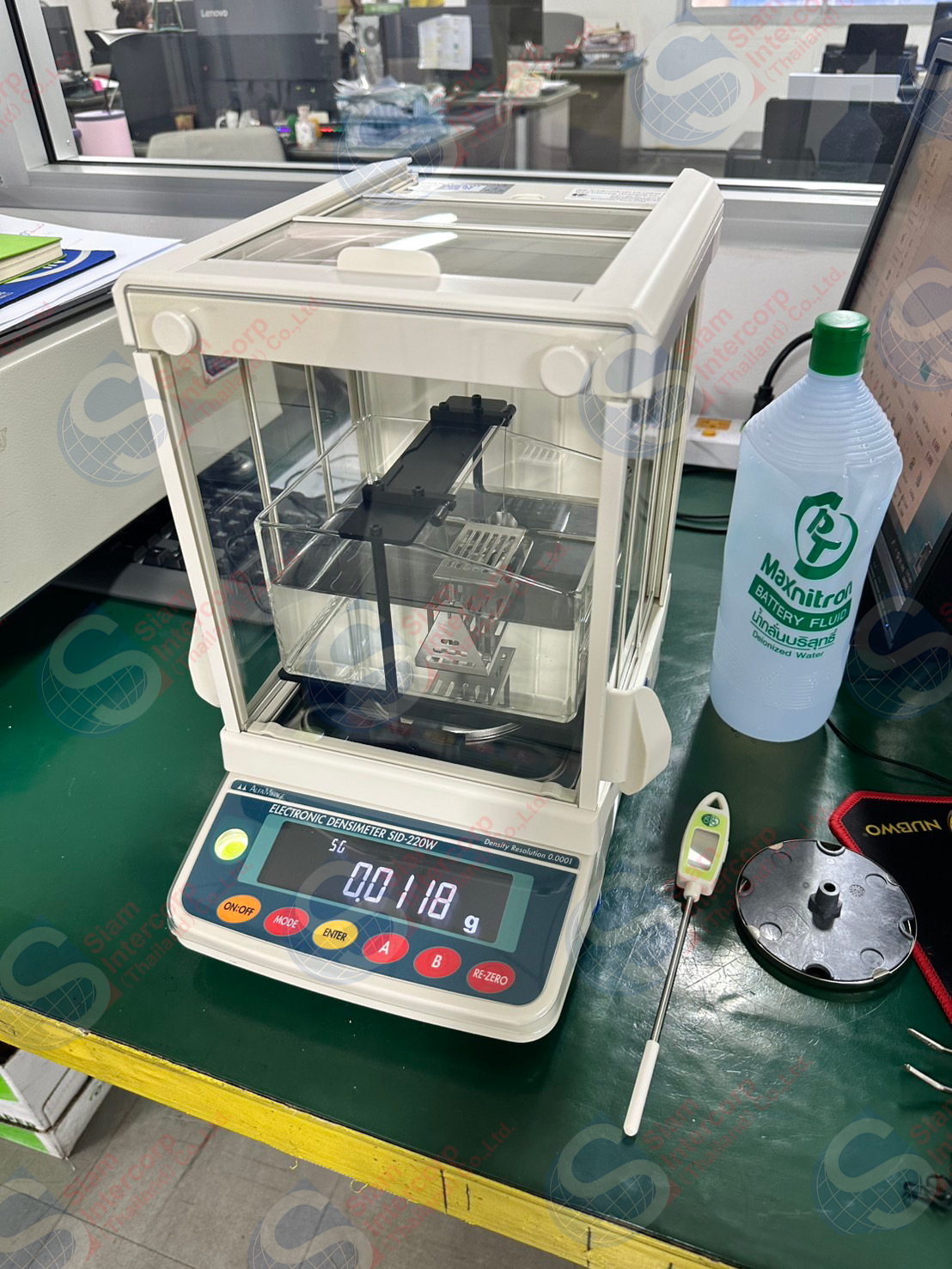 ติดตั้งเครื่องวัดความหนาแน่นหรือความถ่วงจำเพาะของวัสดุ (Electronic Densimeter) ยี่ห้อ AlfaMirage รุ่น SID-220W (OW99)