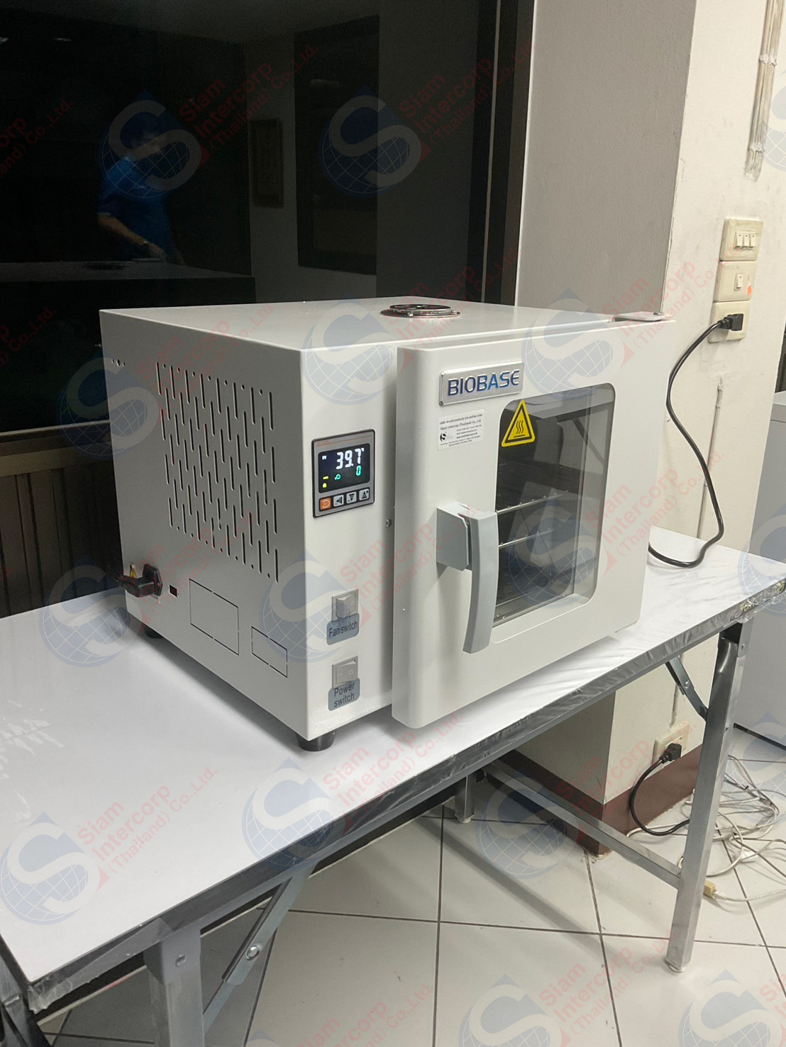 ติดตั้งตู้ให้ความร้อนแบบลมหมุนเวียน (Forced Air Drying Oven) ยี่ห้อ BIOBASE รุ่น BJPX-HGZ23 (OW104)