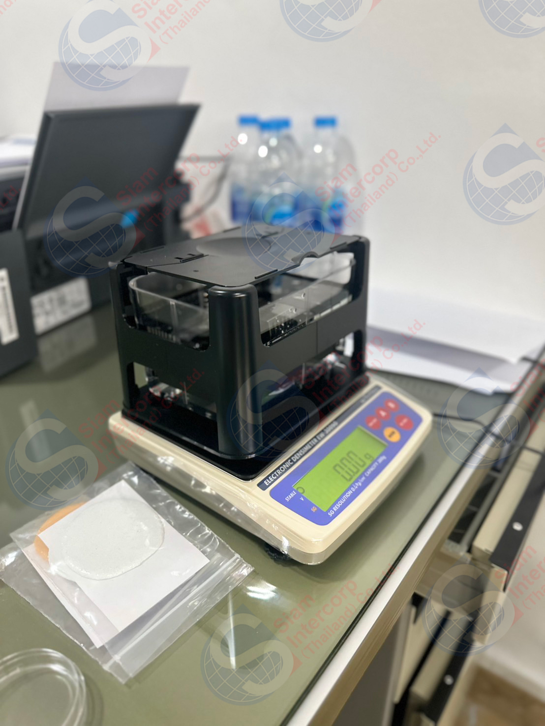 ติดตั้งเครื่องวัดความหนาแน่นหรือความถ่วงจำเพาะของวัสดุ (Electronic Densimeter) ยี่ห้อ AlfaMirage รุ่น EW-300SG (OW106)
