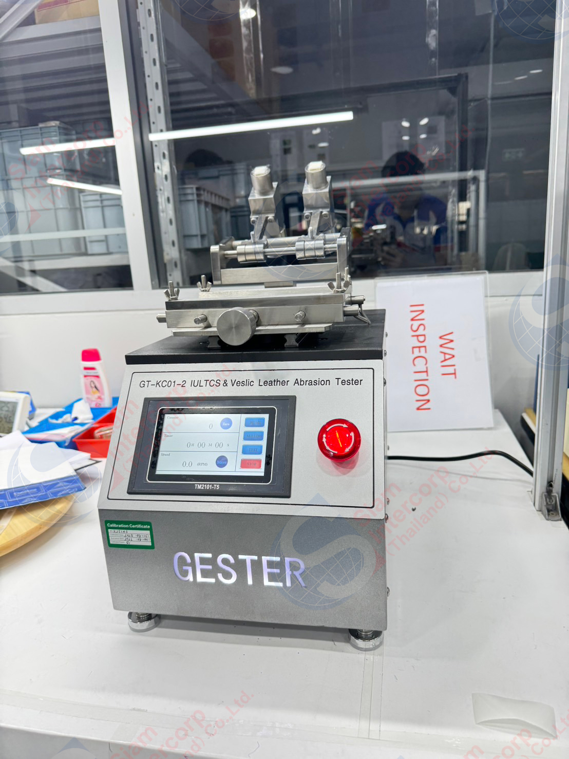 ติดตั้งเครื่องทดสอบความคงทนของสีสิ่งทอหนัง IULTCS & Veslic Leather Abrasion Tester ยี่ห้อ GESTER รุ่น GT-KC01-2 (OW111)