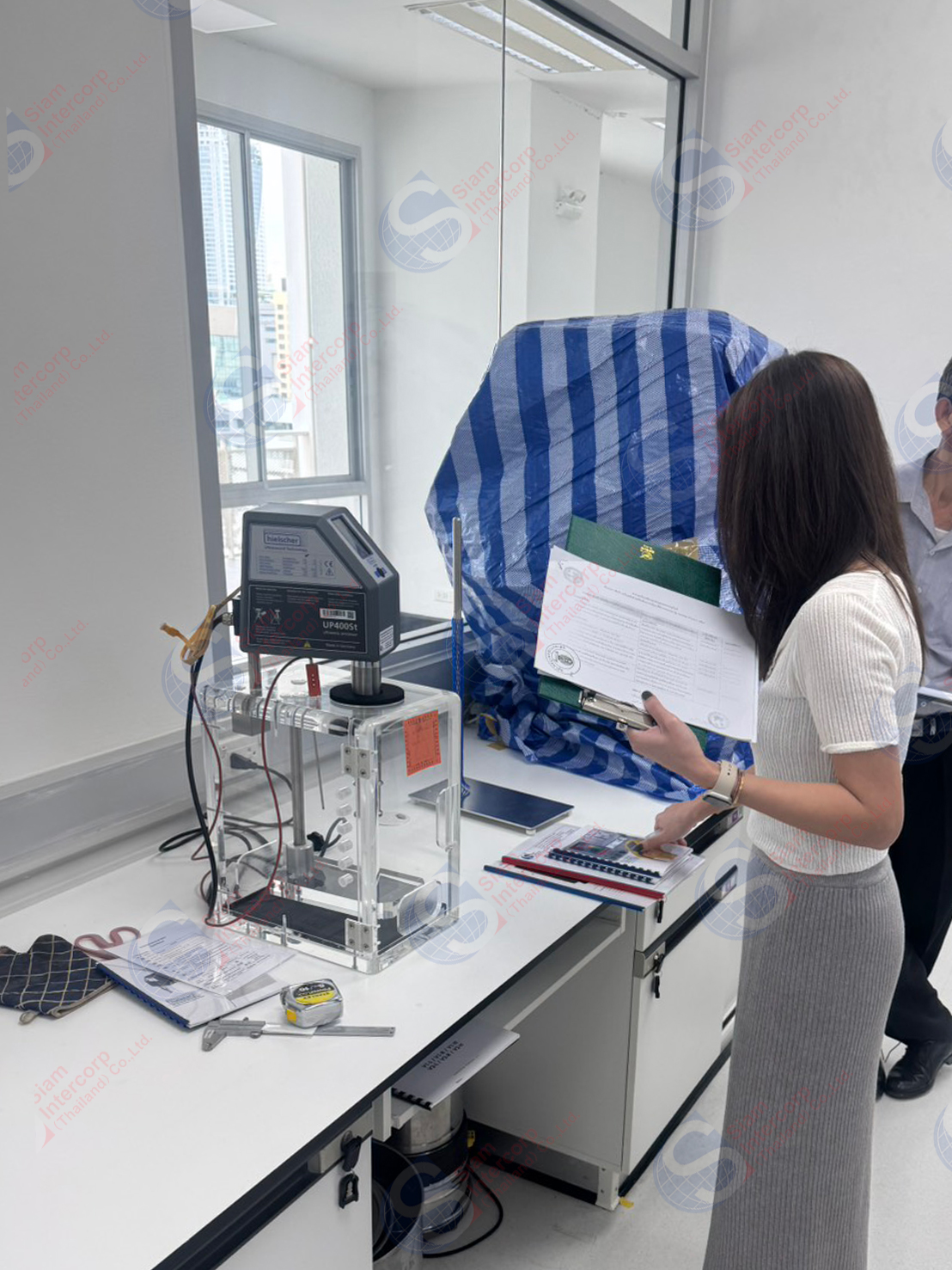 เครื่องกำเนิดอัลตราโซนิกความถี่สูงสำหรับของเหลว ( Powerful Ultrasonicator ) ยี่ห้อ Hielscher รุ่น UP400St (OW122)