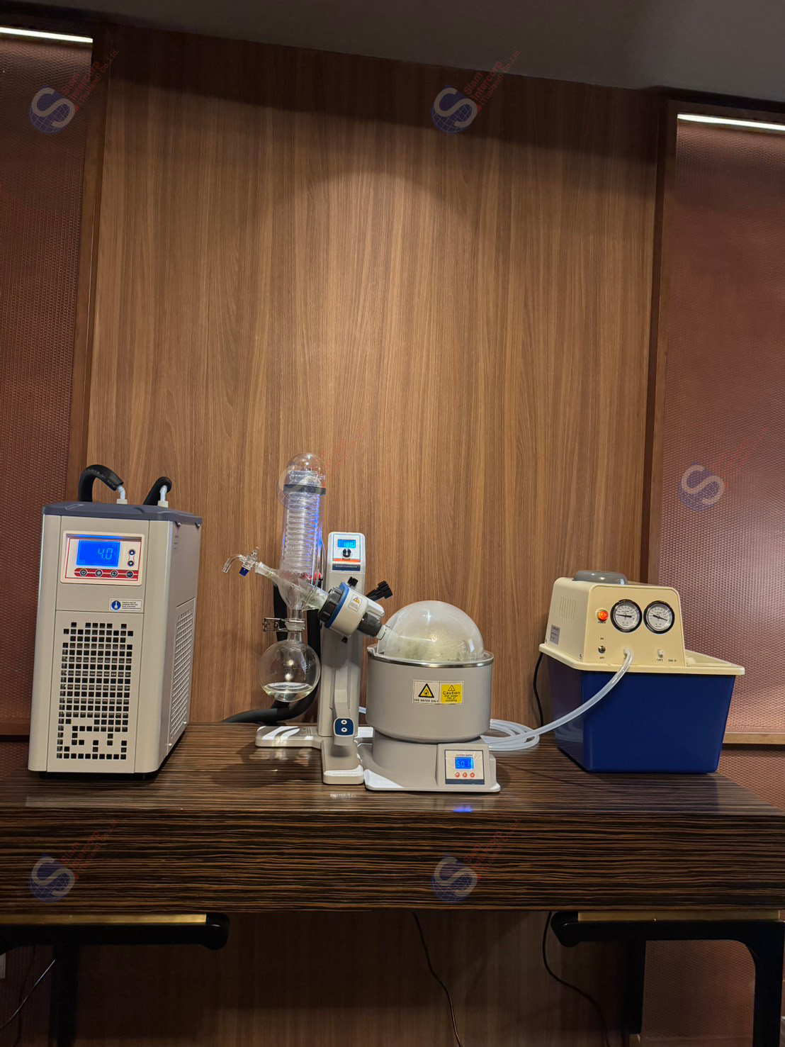 เครื่องกลั่นระเหยสารแบบหมุน (Rotary Evaporator) ยี่ห้อ Greatwall รุ่น R-3001 (OW132)