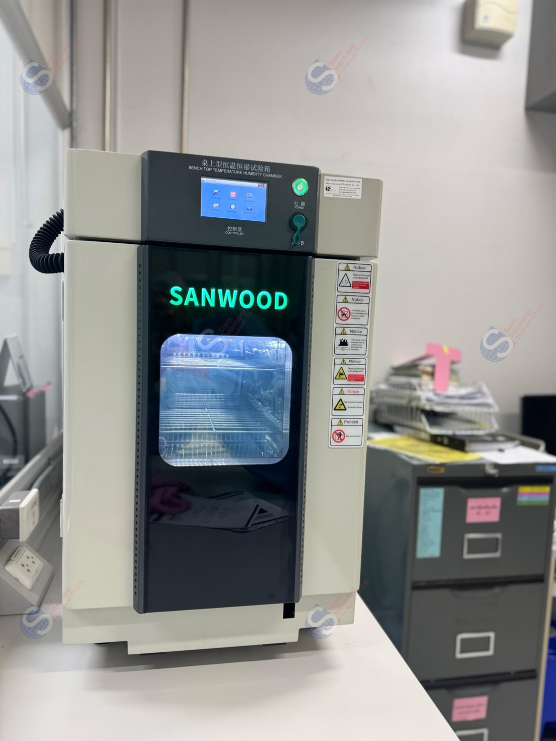 ตู้ควบคุมอุณหภูมิและความชื้นแบบตั้งโต๊ะ (Bench-Top Type Temperature Humidity Chamber) ยี่ห้อ Sanwood รุ่น SMC-22-CC (OW135)