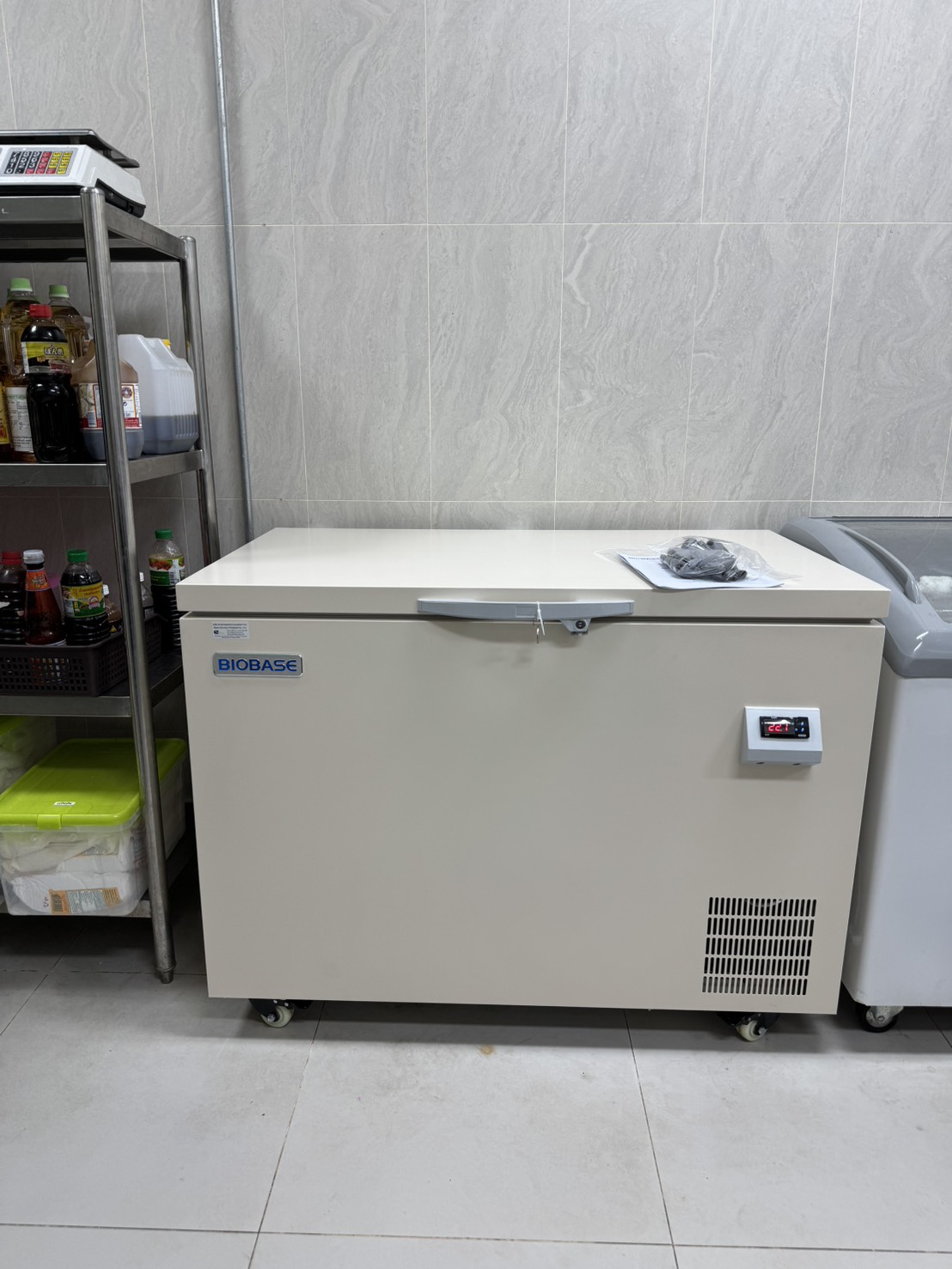ตู้แช่แข็งอุณหภูมิต่ำสำหรับห้องปฏิบัติการ (-60 ํC Freezer  Model BDF-60H218 ) ยี่ห้อ BIOBASE