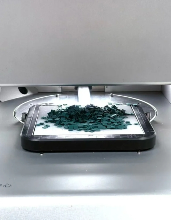 เครื่องตัดตัวอย่างผ้าความแม่นยำสูงสำหรับการทดสอบค่า (pH Test Precision Fabric Sample Cutter) ยี่ห้อChiuVention รุ่นProPress (CV518)